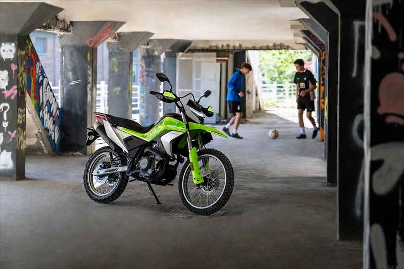 CFMOTO (2026) 250DUAL  E5+ - fotka 2 z 3