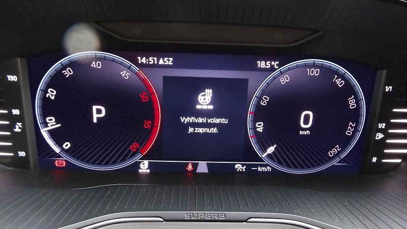 Škoda Superb Kombi 2.0TDi DSG Style plus - fotka 31 z 40
