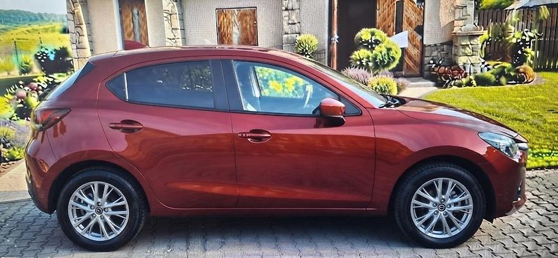 Mazda 2 1.5 66 KW výbava - fotka 12 z 16