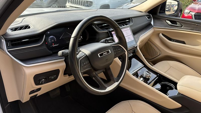 Jeep Grand Cherokee 3.6iL 7.míst Limited  - fotka 9 z 17