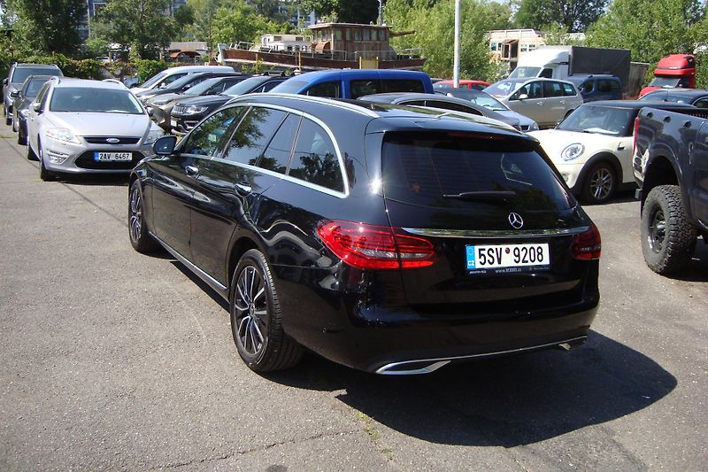 Mercedes-Benz Třídy C (2021) 220D,143kW, Exclusivce,S.kniha - fotka 5 z 92