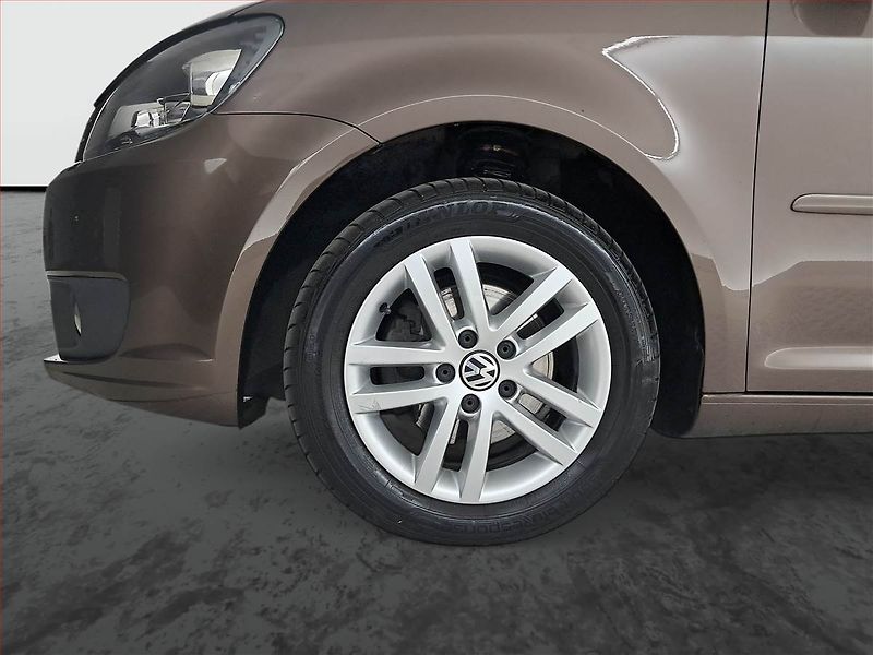 Volkswagen Touran (2014) Highline 1.6 TDI, Xenony - fotka 14 z 17