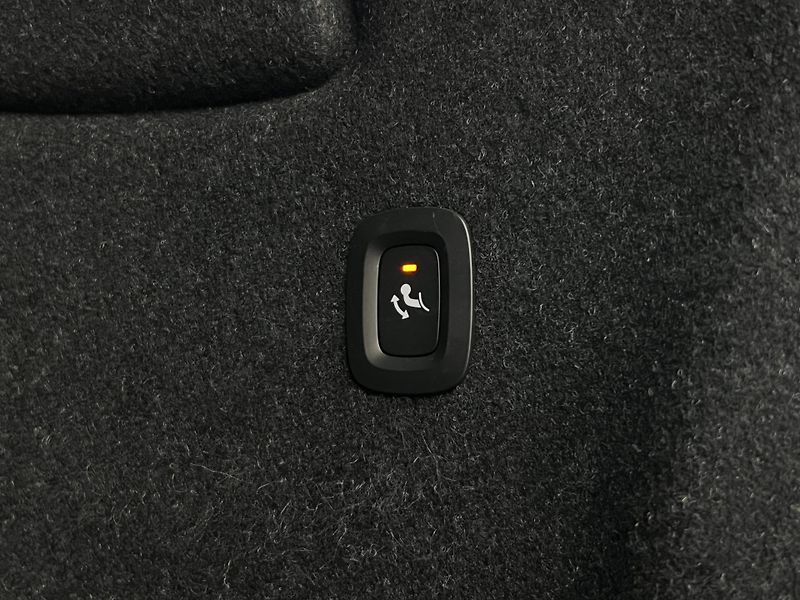 Volvo XC40 RECHARGE CORE AUT - fotka 43 z 46