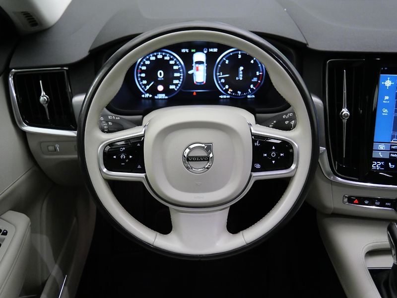 Volvo V90 - fotka 13 z 25