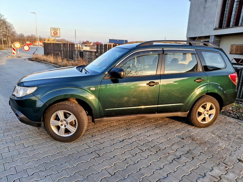 Subaru Forester 2.0 110 kw 4x4 Rezervace - fotka 7 z 38