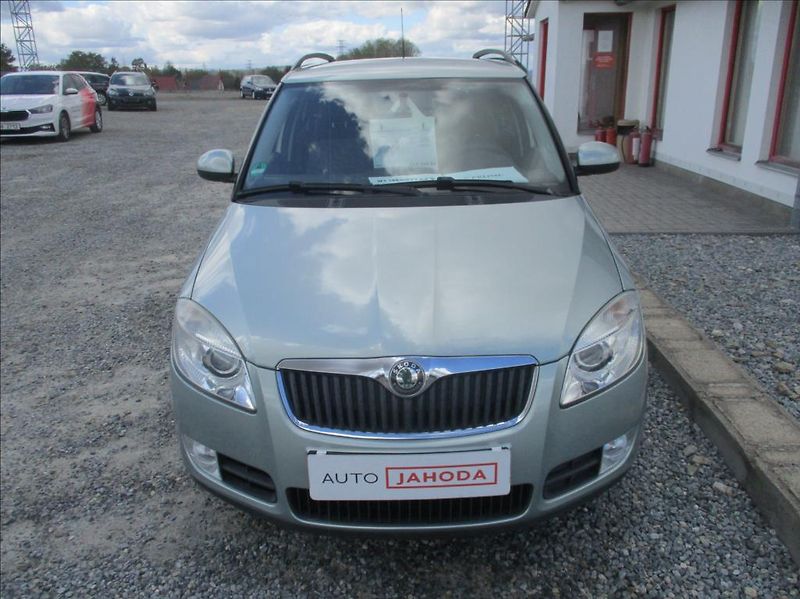 Škoda Fabia 1,4 i 16v, klima,servis,tažné, - fotka 2 z 35