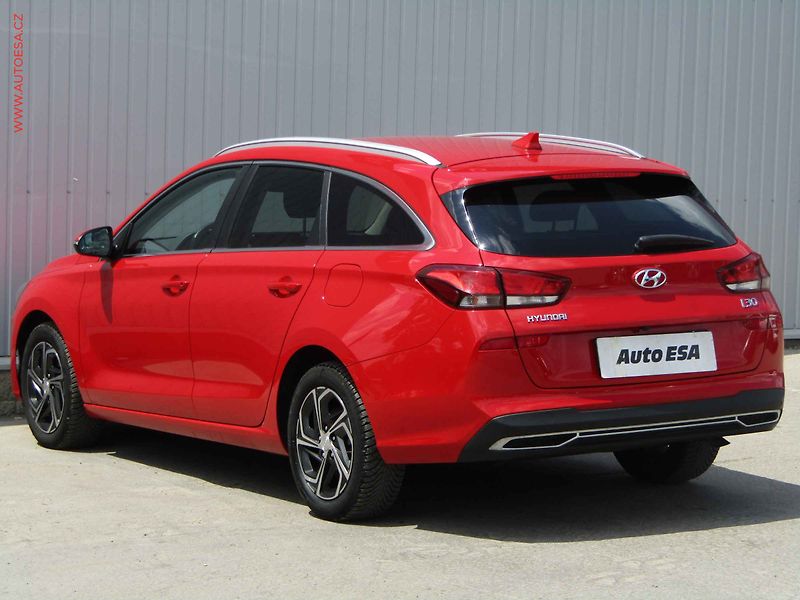 Hyundai i30 (2023) 1.0 T-GDi, ČR, Smart - fotka 6 z 21
