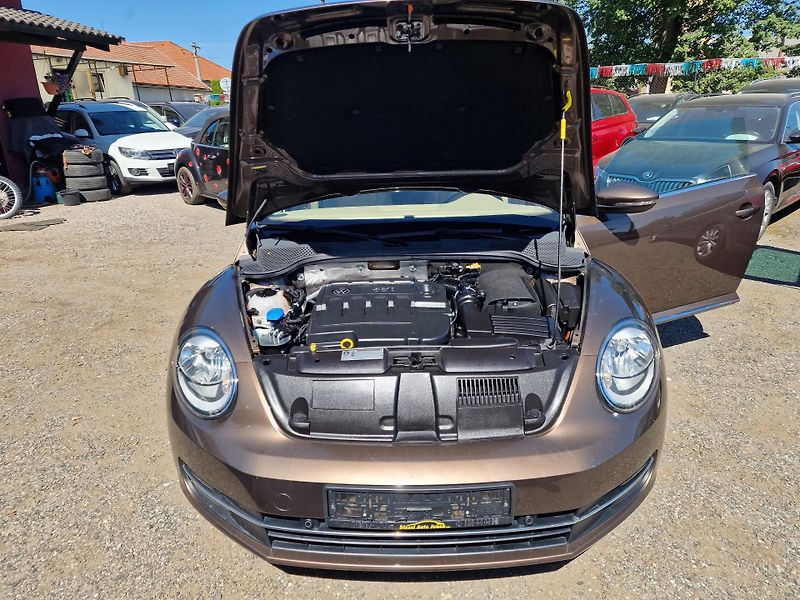 Volkswagen Beetle CABRIO 2,0TDI DESIGN - fotka 22 z 22