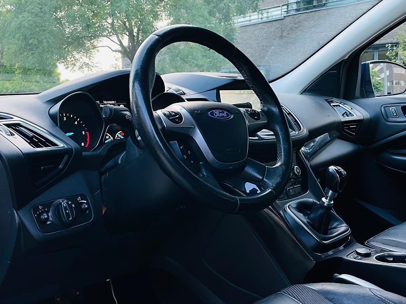 Ford Kuga 2.0TDCi MANUÁL SERVISKA TAŽNÉ  - fotka 27 z 46