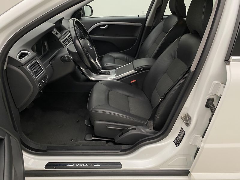 Volvo V70 D4 AWD MOMENTUM REZERVACE - fotka 3 z 46