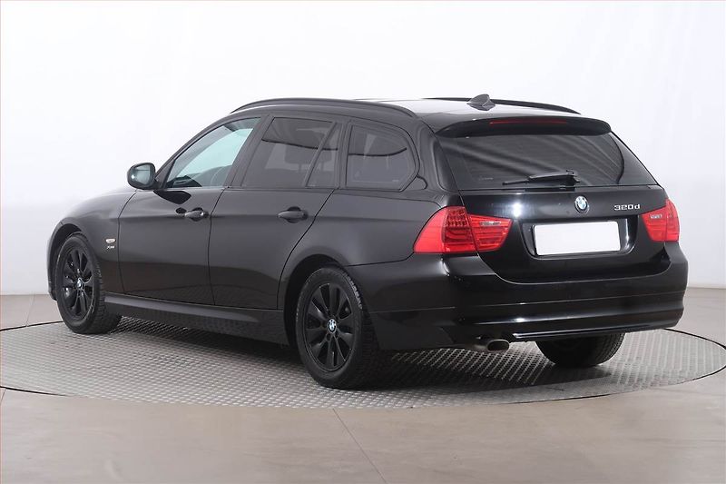 BMW Řada 3 (2012) 320 d xDrive, 4X4, Automat - fotka 4 z 26