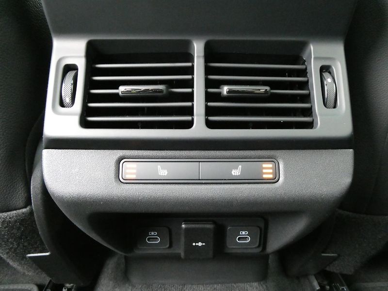 Land Rover Range Rover Evoque 2,0 Dynamic SE D165 aut.4x4 - fotka 18 z 39