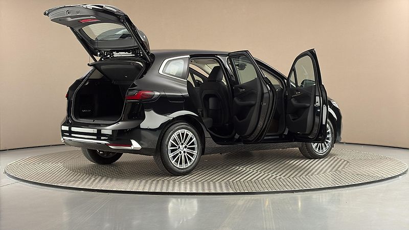 BMW Řada 2 218i AUT Luxury Line - fotka 6 z 27