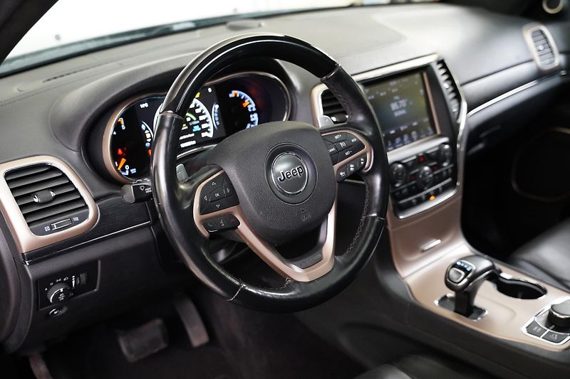 Jeep Grand Cherokee - fotka 13 z 26