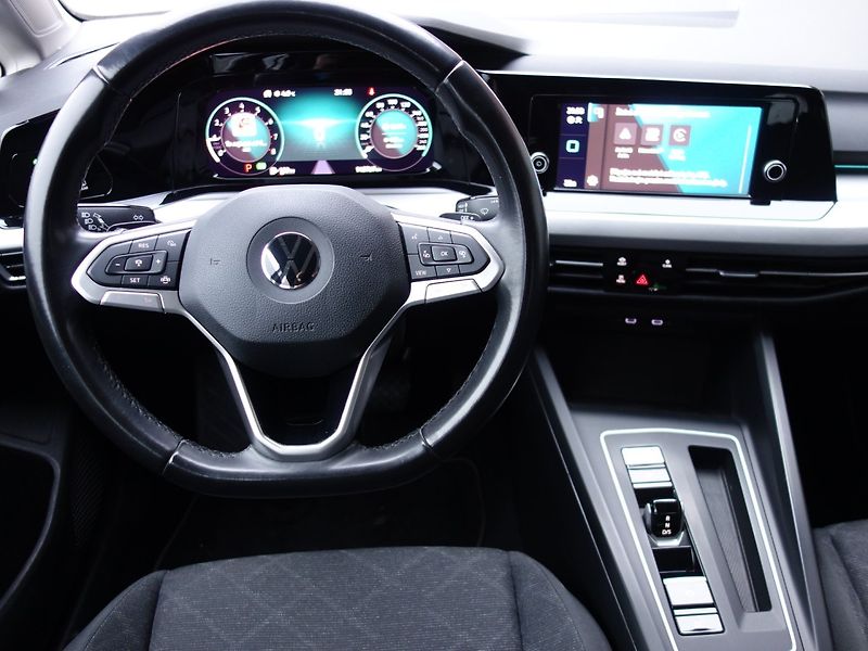 Volkswagen Golf (2021) 1.0eTSI 81kW DSG -VÝBAVA-LED - fotka 13 z 40