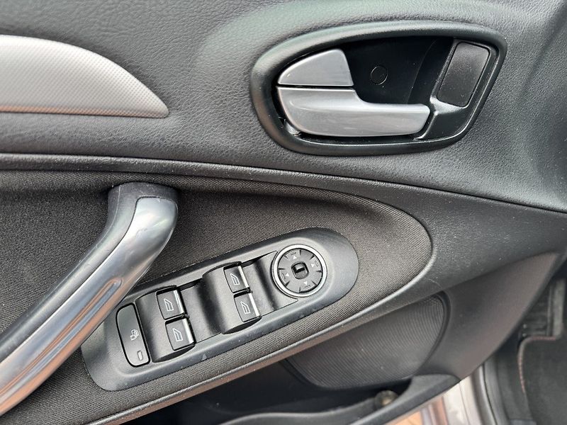 Ford Galaxy (2013) 2.0TDCi Navi Digi Klima - fotka 25 z 46