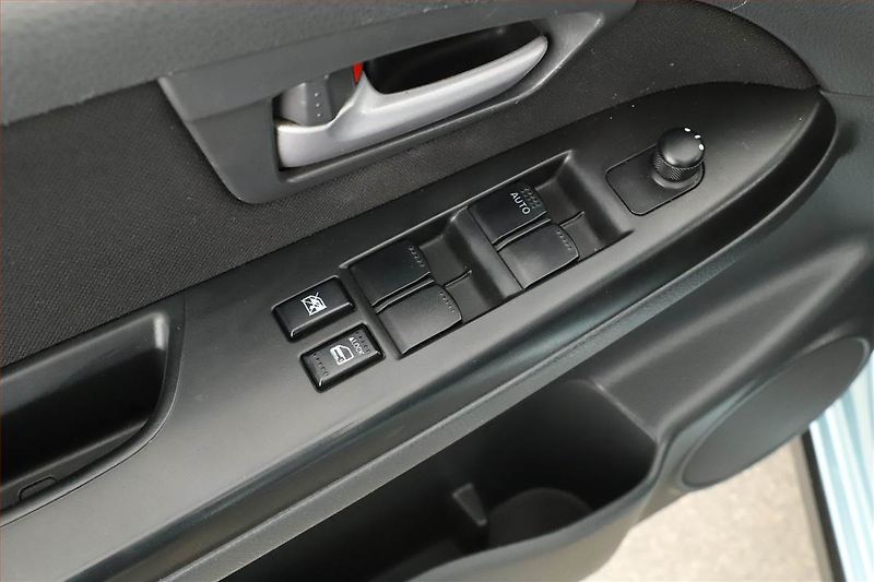 Suzuki SX4 (2009) 1.6 VVT, ČR,1.maj - fotka 13 z 13