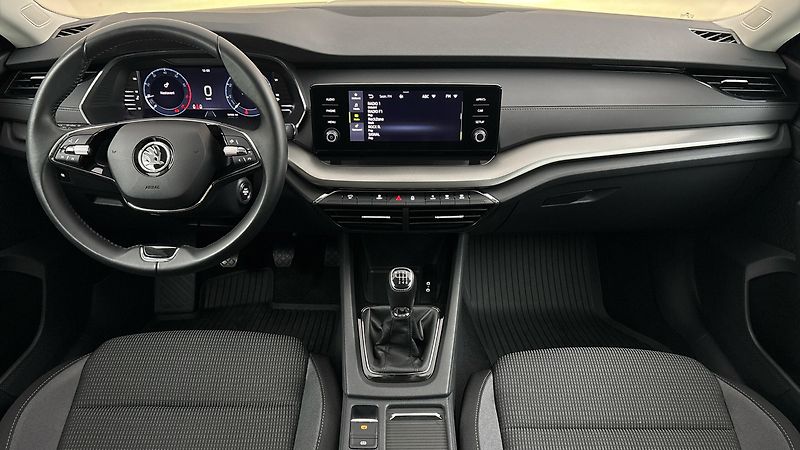 Škoda Octavia 1.0 TSI Ambition Combi - fotka 8 z 24