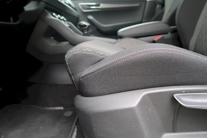 Škoda Karoq (2025) Top Selection 1.5 TSI 110 kW D - fotka 21 z 28