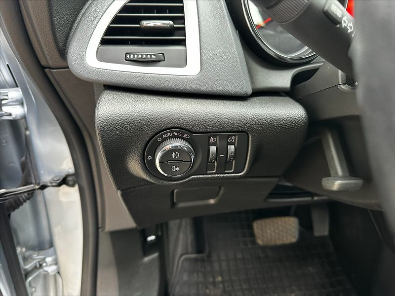 Opel Astra 1,4 103 kW TURBO automat, CZ - fotka 19 z 36