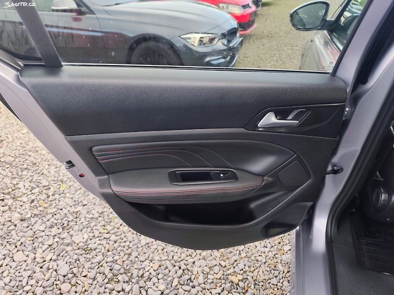 Peugeot 308 (2021) - fotka 34 z 34