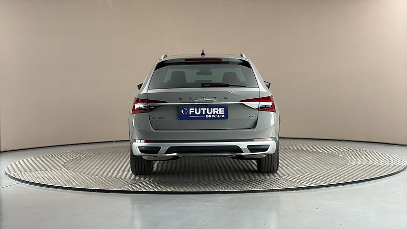 Škoda Superb 2.0 TSI DSG 4x4 Scout Combi - fotka 5 z 32