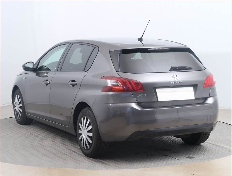 Peugeot 308 (2017) 1.6 BlueHDi, Navi, Tempomat - fotka 4 z 14