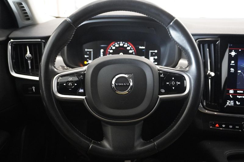 Volvo V90 2.0 D4 MOMENTUM AUTOMAT 8st. - fotka 24 z 31