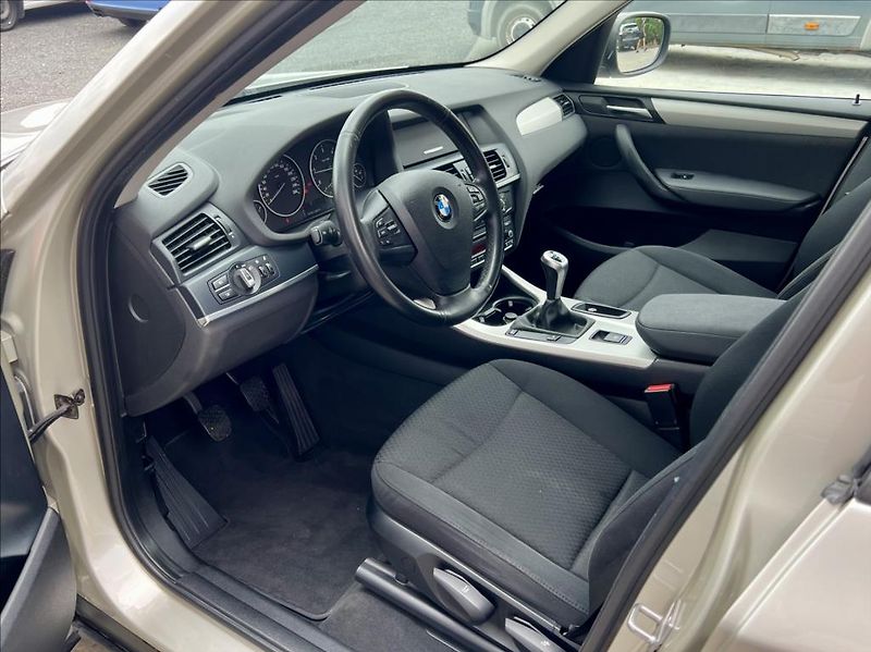 BMW X3 2,0 D  xDrive / KLIMA - fotka 11 z 36