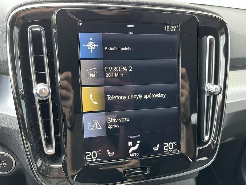 Volvo XC40 FWD T2 Core - fotka 28 z 44