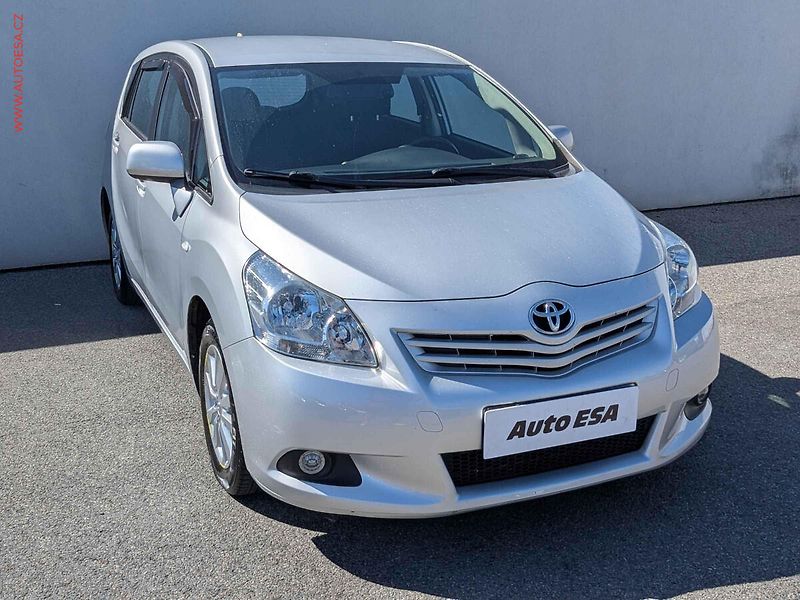 Toyota Verso (2011) 1.8VVTI, AC, park.kamera - fotografie inzerátu
