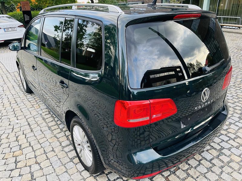 Volkswagen Touran 2.0TD MANUÁL 7MÍST SERVISKA - fotka 17 z 43