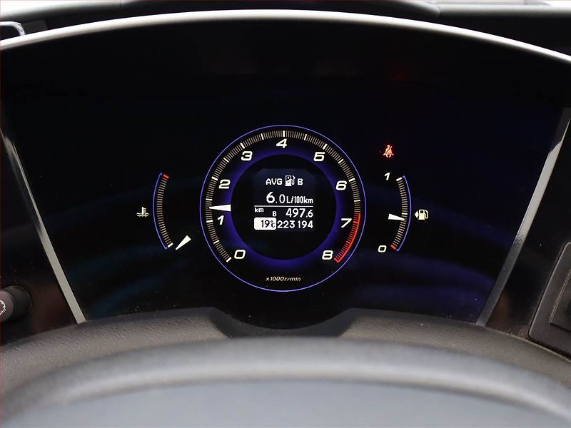 Honda Civic (2006) 1.8 i, po STK, jezdí výborně - fotka 9 z 12