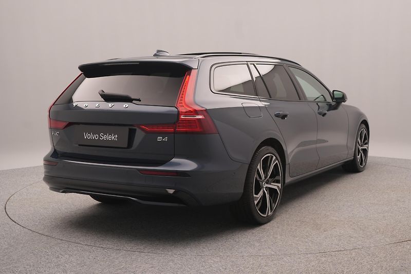 Volvo V60 B4 DARK PLUS AUT  - fotka 11 z 49
