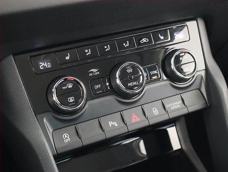 Škoda Karoq (2018) Style 1.5 TSI, Automat - fotka 17 z 23