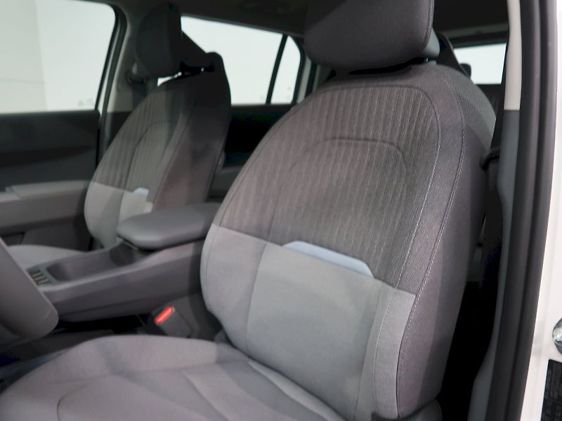 Kia EV3 (2025) AIR 81,4kWh 150KW - fotka 14 z 40