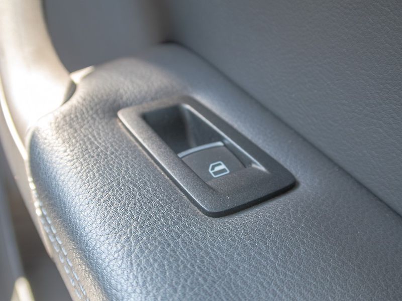 Volkswagen Touran (2014) 1.6TDI HG NAVI – 7 SEDADEL - fotka 28 z 47