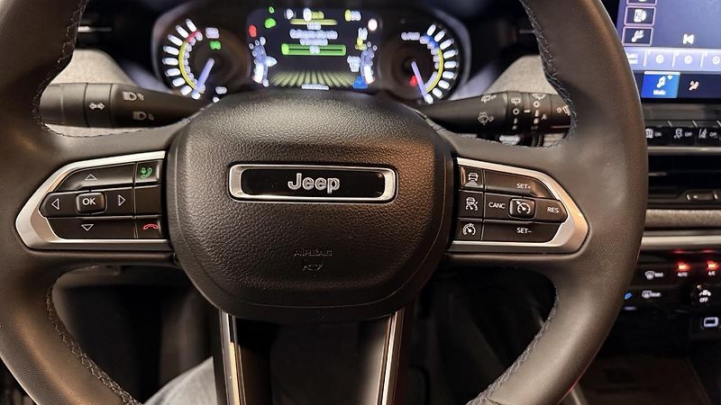 Jeep Compass (2021) 1.3i 4x4,PHEV,50km dojezd - fotka 23 z 51