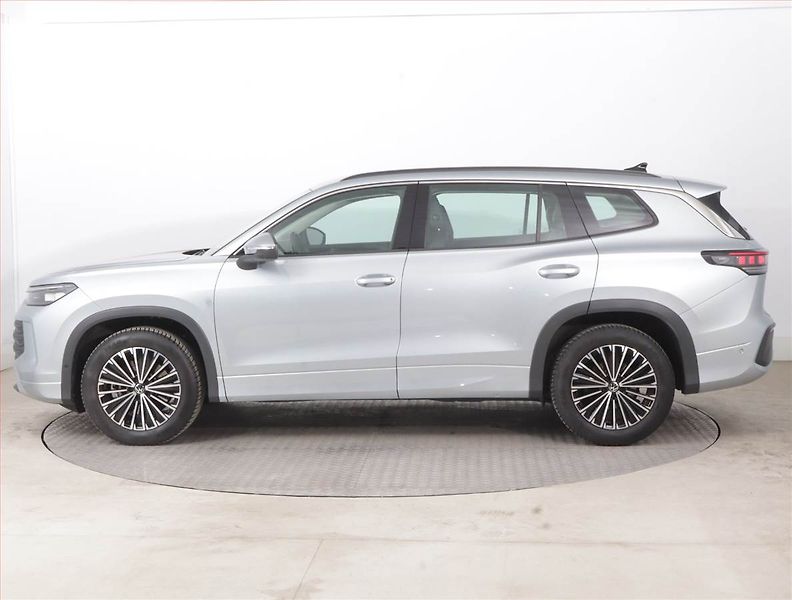 Volkswagen Tayron (2025) 1.5 eTSI - fotka 3 z 21