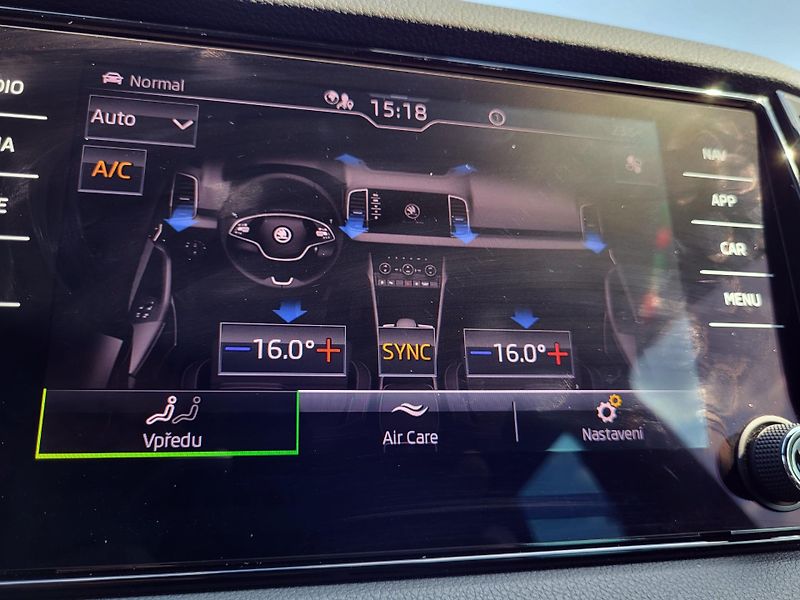 Škoda Karoq 1.5 TSI 110kW DSG SPORTLINE  - fotka 14 z 45