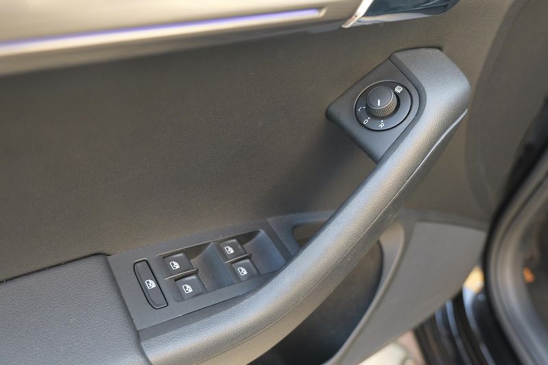 Škoda Octavia 1.4 TSI 110 kW DSG Tažné CarPl - fotka 13 z 34