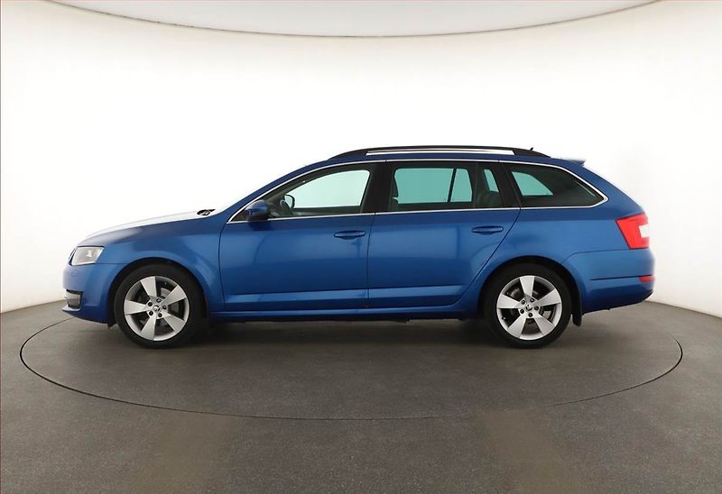 Škoda Octavia (2016) 1.4 TSI, Navi, Bi-Xenony - fotka 3 z 19