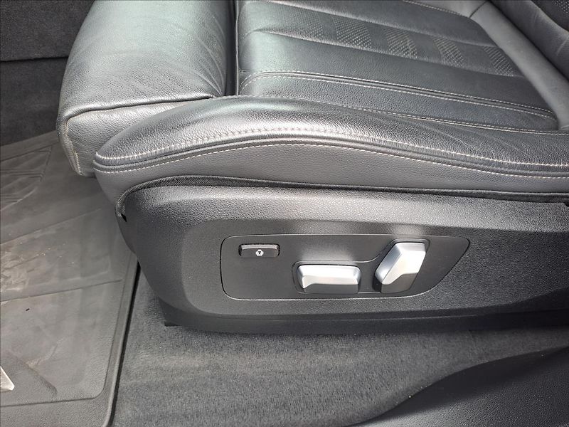 BMW X5 xDrive 30d M-Paket ČR - fotka 13 z 23
