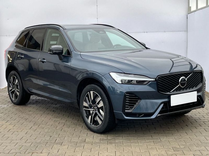 Volvo XC60 Plus Dark T6 AWD 257kW - fotka 4 z 25