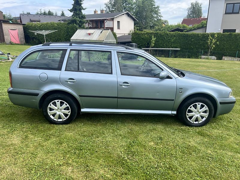 Škoda Octavia 1.9TDI 74KW,4x4,TZ,AMBIENTE - fotka 8 z 39