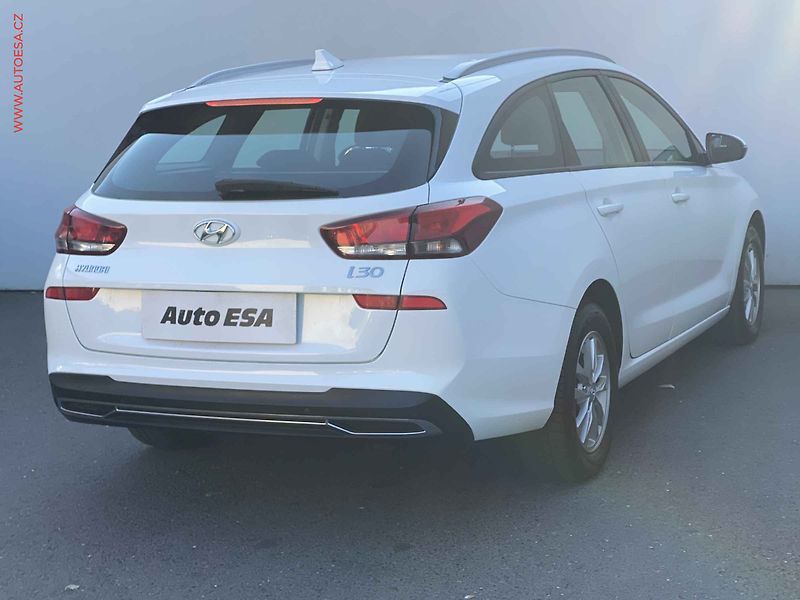 Hyundai i30 (2021) 1.6 CRDi, 1.maj,ČR, AC - fotka 4 z 16