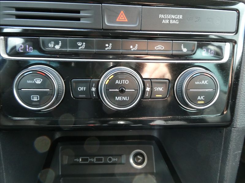 Volkswagen Golf Sportsvan 1,5 TSi 96kW Join,LED,navigace - fotka 28 z 44