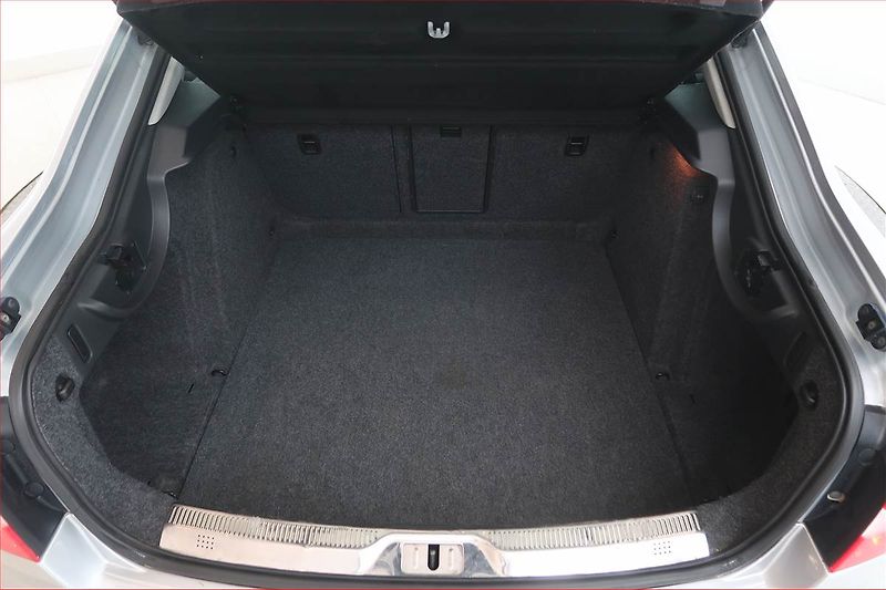 Škoda Superb (2013) Comfort 2.0 TDI, Tempomat - fotka 13 z 14