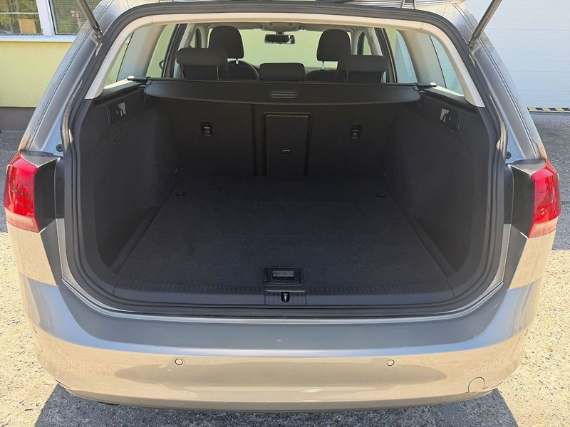 Volkswagen Golf (2016) 1.6 TDi 81kW/1MAJ/Tempomat - fotka 15 z 32