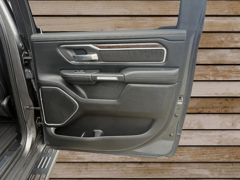 Dodge RAM (2019) +HEMI+PRO COMP LIFT+LARAMIE+ - fotka 14 z 23